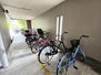 朝日プラザ門真 屋根付きの駐輪場で自転車が雨に濡れず安心！