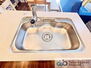 レーベン神明町ＴＨＥ　ＣＨＯＲＤ ［キッチンシンク］洗い物が多い日にも助かるワイドシンク。浄水器付きで快適にお使いいただけます。