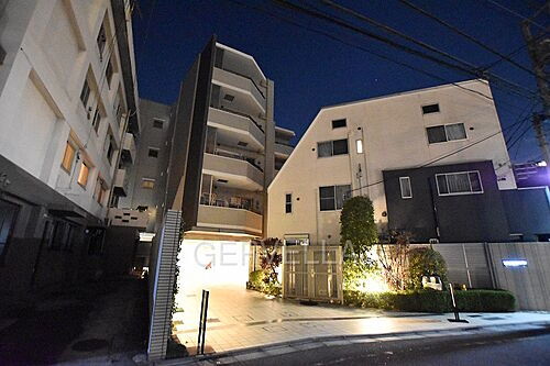 東京都目黒区駒場１丁目 5階建