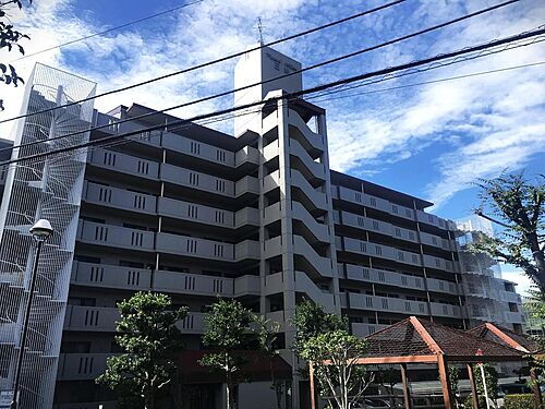 静岡県三島市西若町 9階建