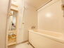 エステスクエア武蔵藤沢２弐番館 落ち着いた色味の浴室で1日の疲れをゆっくりと癒してください。 